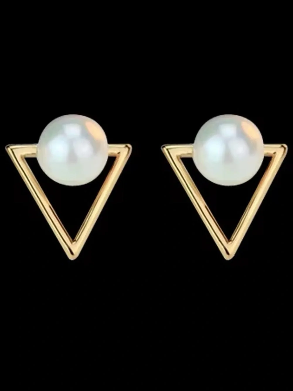*** Danity Gold Triangle Pearl Stud Earrings